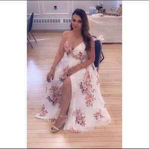 Lulus floral maxi dress - worn once! Size Medium!